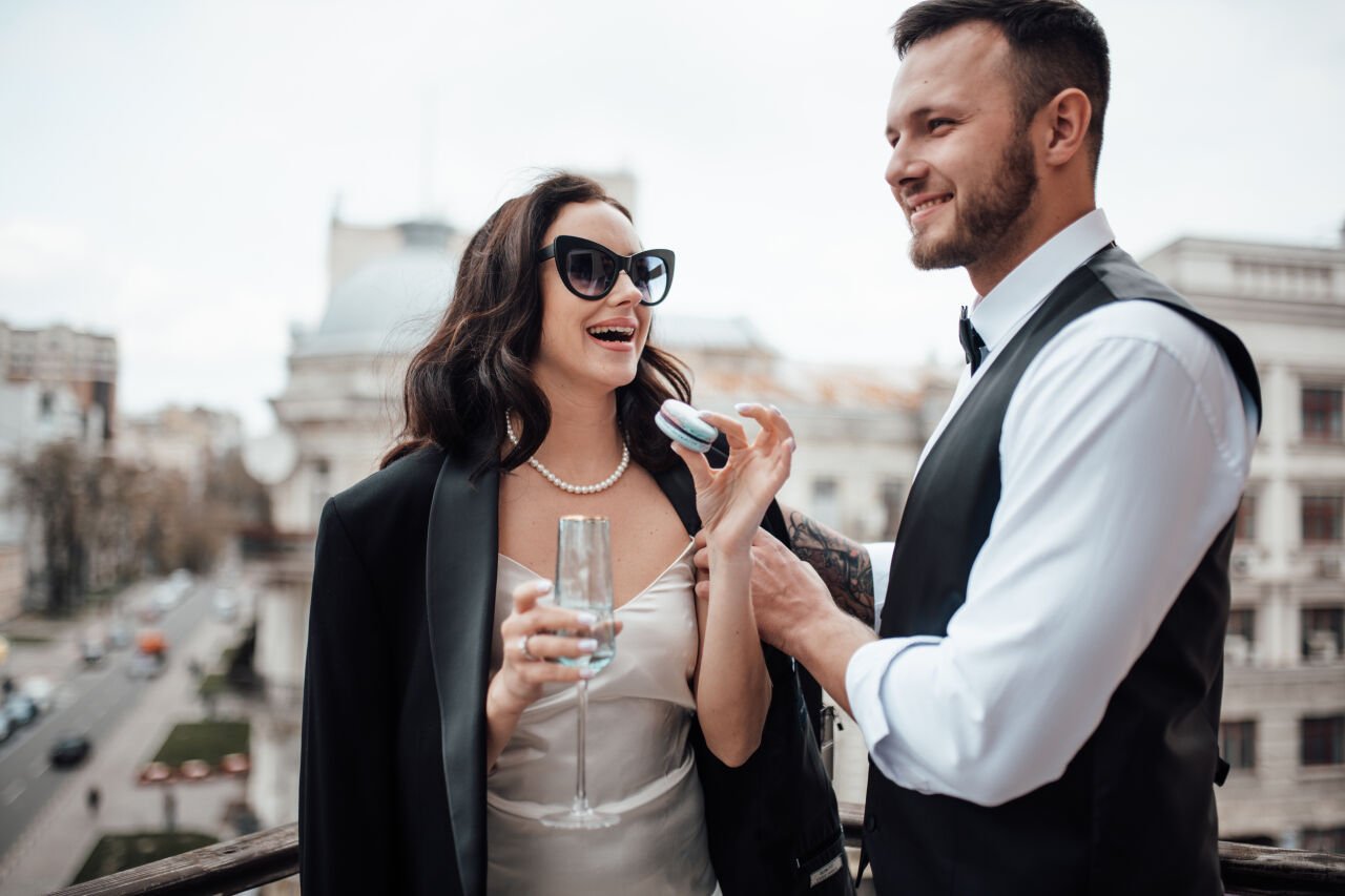 Özel Gün Kombinlerinde Güneş Gözlüğünün Önemi